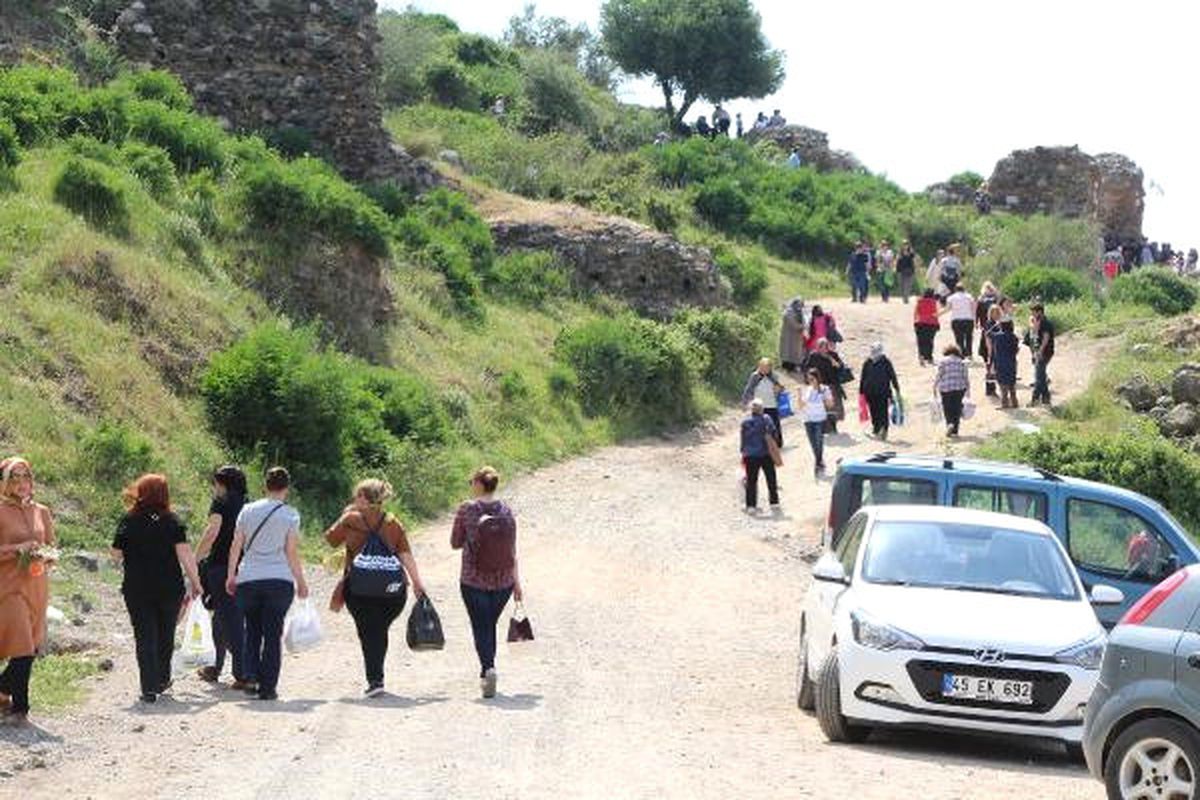 Hacet Dede\'de Bu Yıl da Dilekler Dilendi