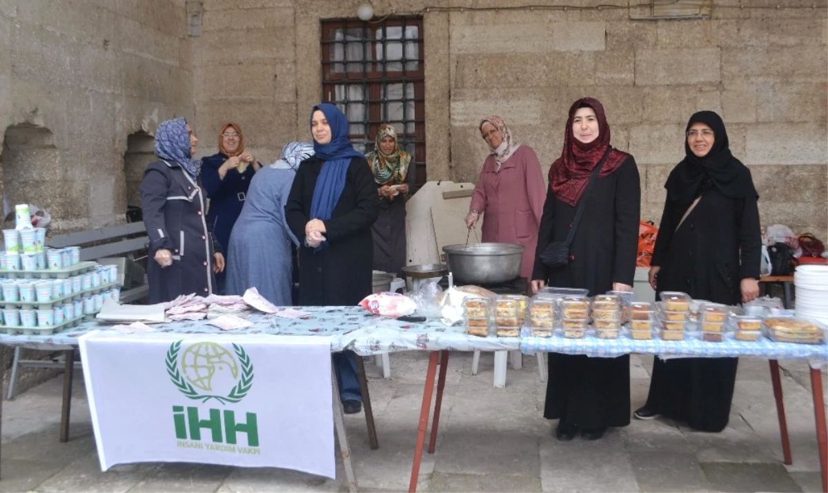 İhh\'dan Yetimler İçin Kermes