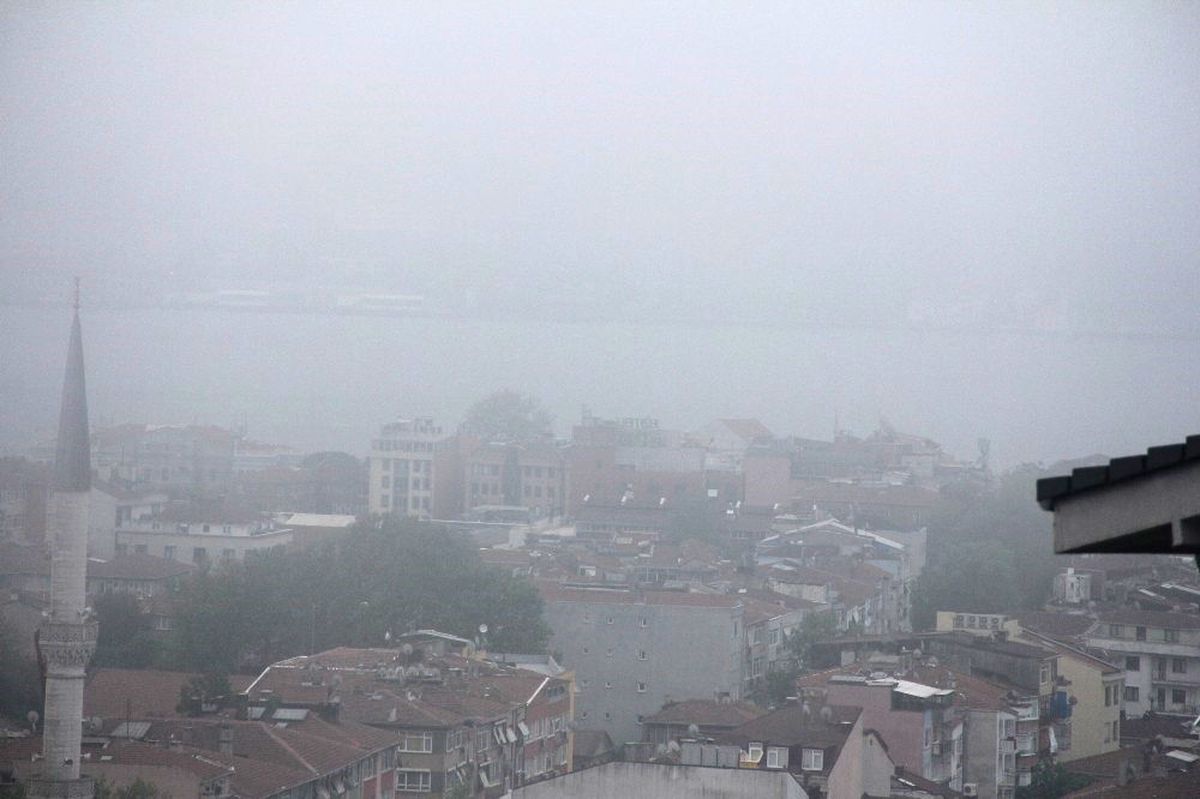 İstanbul Güne Sisle Uyandı