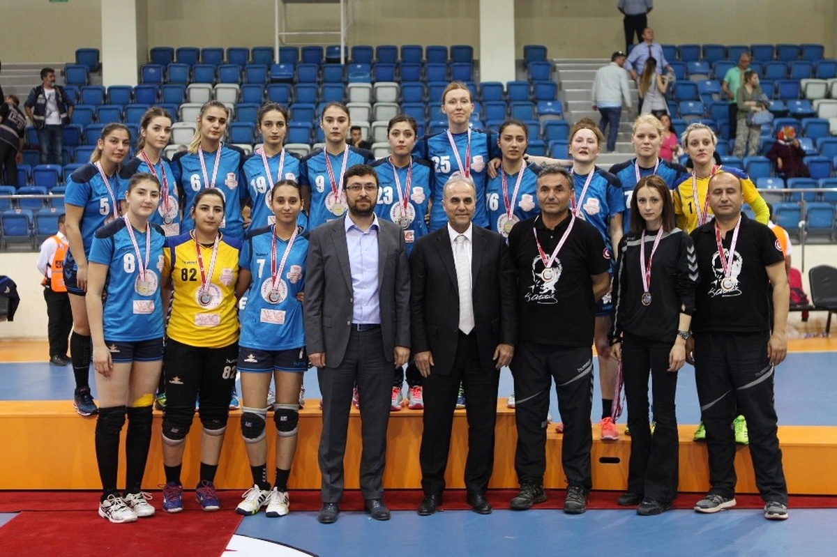 Kadınlar Hentbolda Türkiye Kupası Yenimahalle\'nin