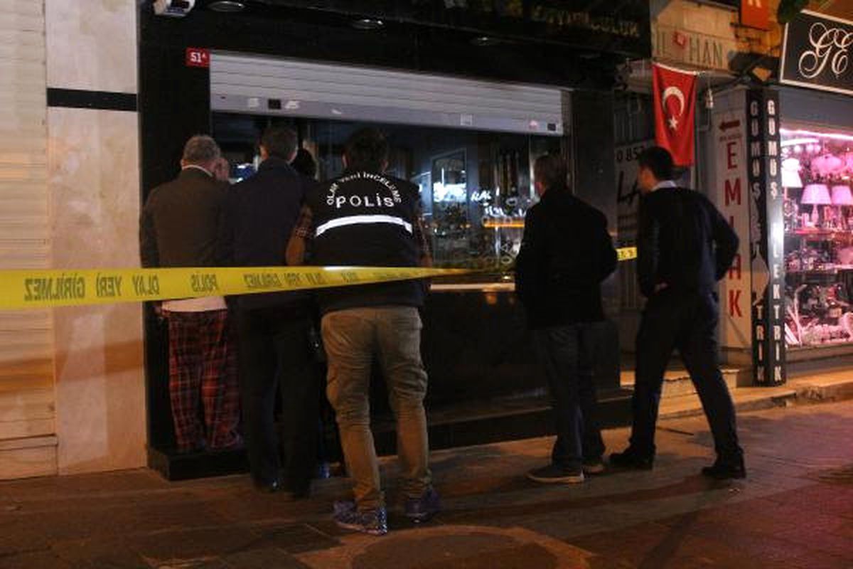 Kağıthane\'de Kuyumcu Soygunu