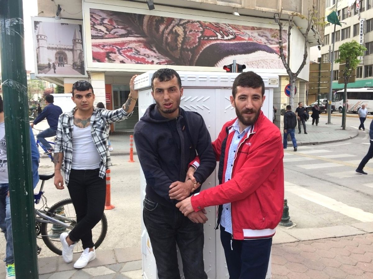 Kapkaç Şüphelisini Vatandaşlar Yakaladı