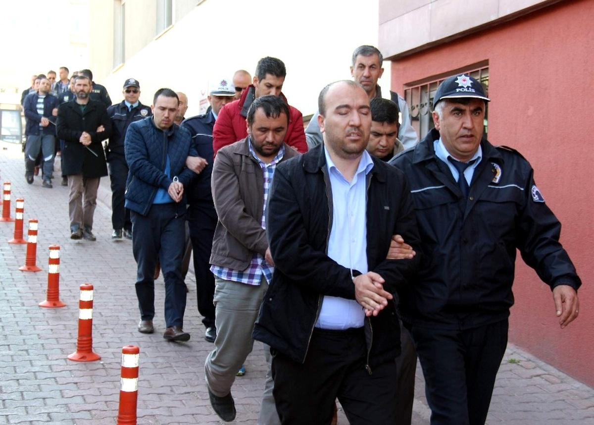 Kayseri\'de 25 Öğretmene Bylock Gözaltısı
