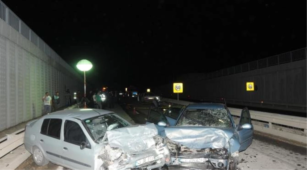 Kaza Yapan Otomobilden İnen Sürücüye Başka Bir Otomobil Çarpınca Öldü