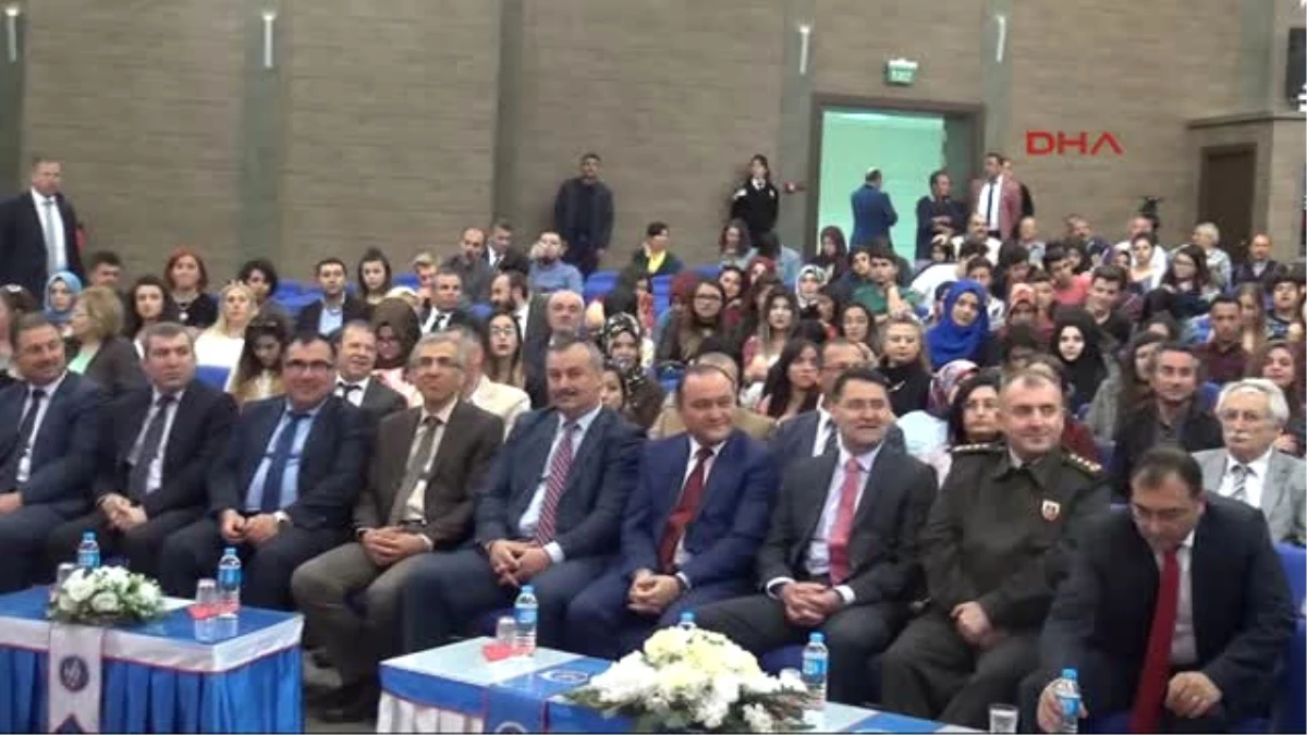Kırıkkale Kırıkkale Üniversitesi\'nde 2. Ulusal Hacı Taşan Bağlama Yarışması