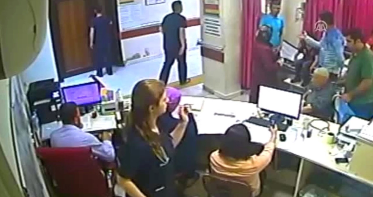 Şanlıurfa\'da Sağlık Görevlilerinin Darp Edilme Anı Güvenlik Kamerasında