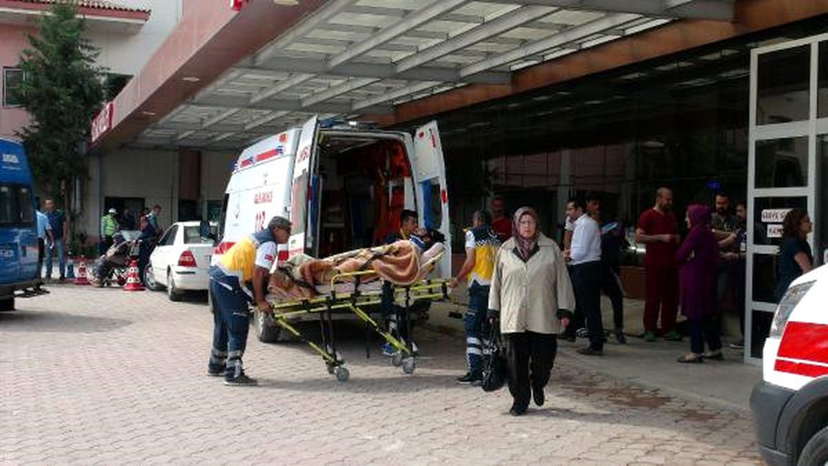 Suriye\'de Çatışmada Yaralanan 4 Öso\'lu ve 1 Sivil Kilis\'e Getirildi