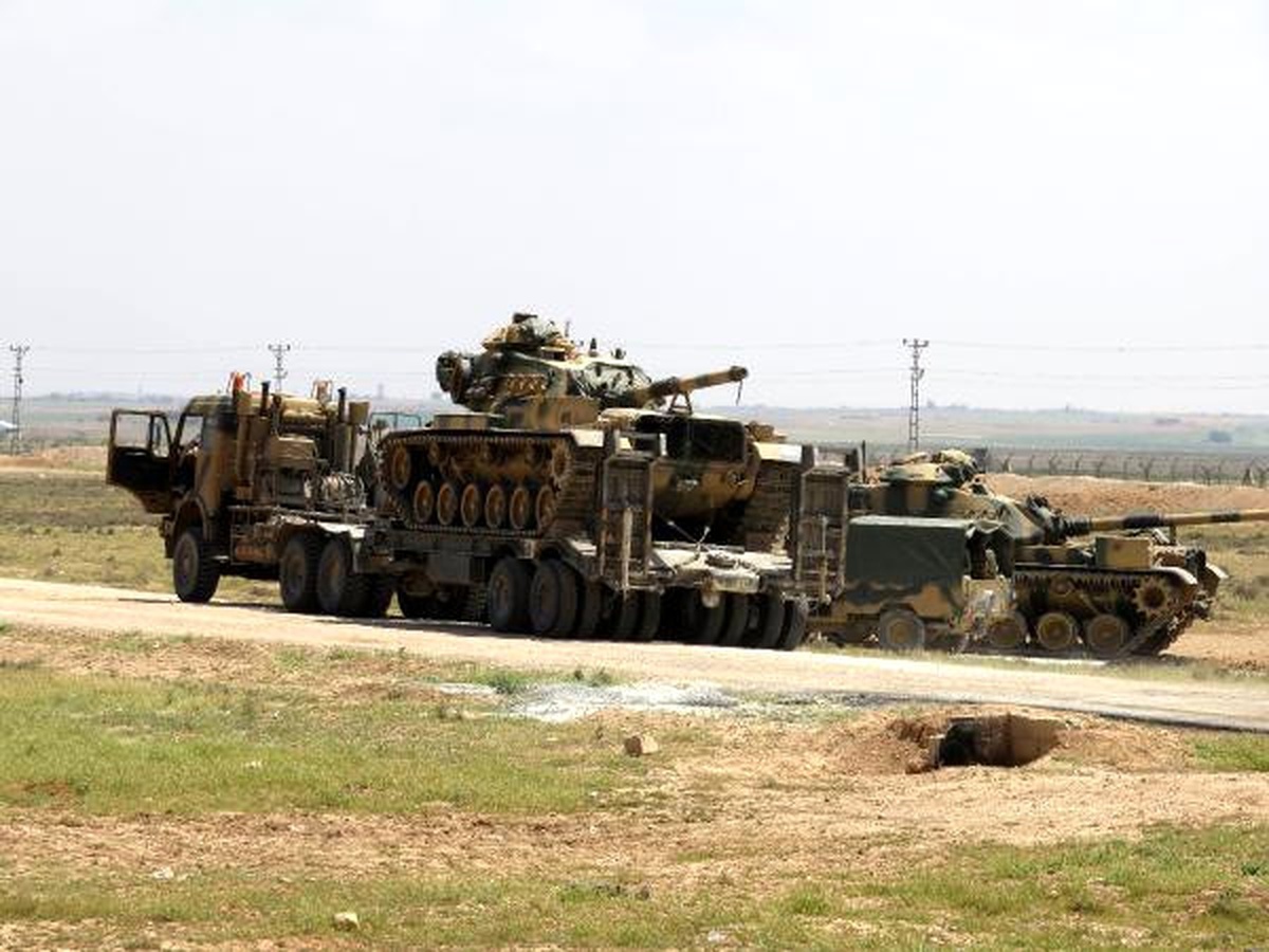 Suriye Sınırında Kazılan Mevzilere Tanklar Konuşlandı
