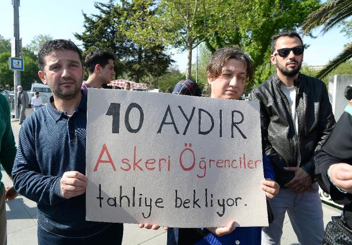 Tutuklu Askeri Öğrenci Ailelerinden İbb Önünde Basın Açıklaması