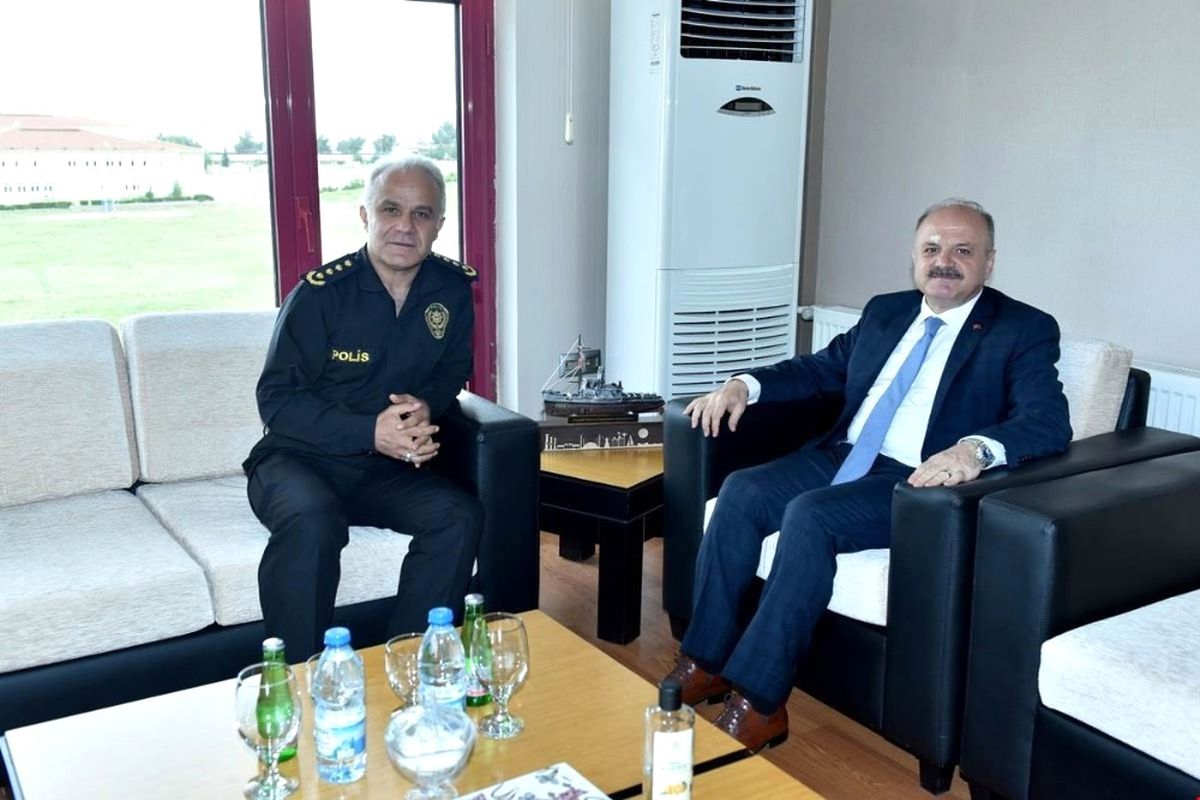 Vali Çakacak\'tan Yeni Pomem Müdürüne Ziyaret