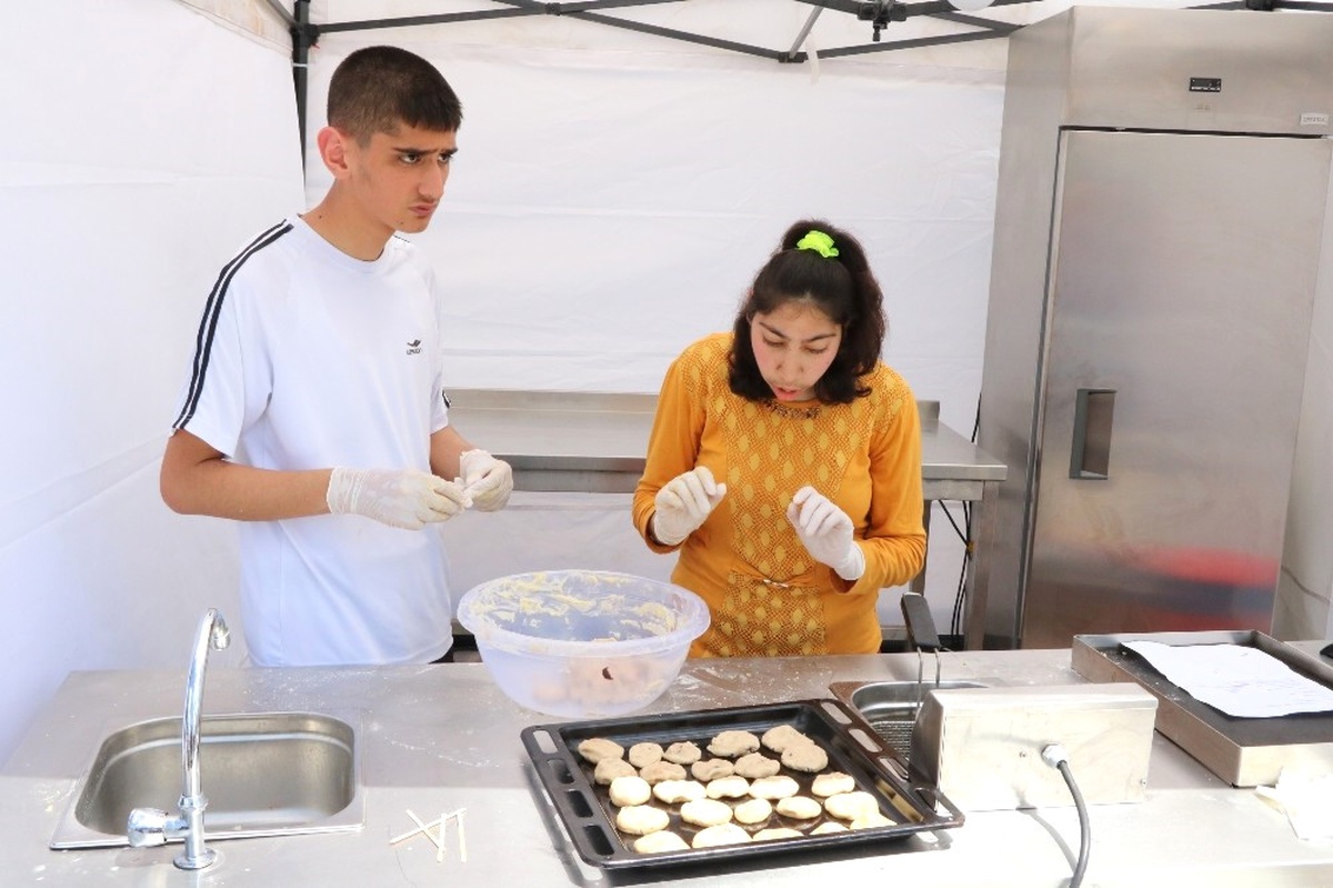 Yozgat\'ta Özel Çocuklar Pasta Yaparak Hünerlerini Sergiledi
