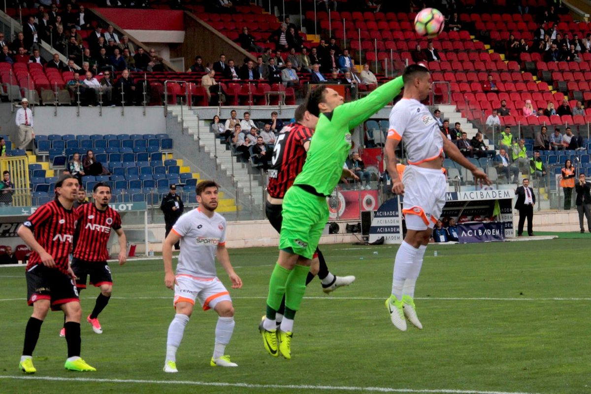 Adanaspor Ilk Yarıyı Önde Tamamladı