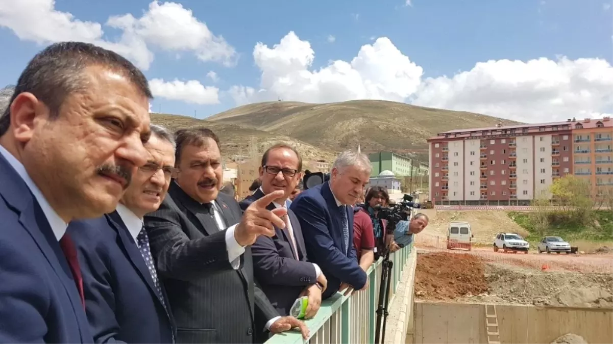 Bakan Eroğlu ve Ağbal Bayburt\'ta