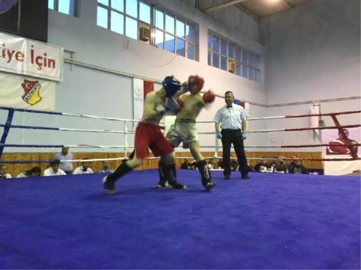 Bayburt\'ta Kick Box Şöleni