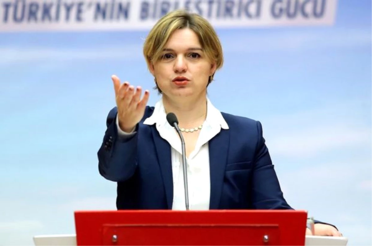 CHP\'yi Sarsan İstifa! Parti Sözcüsü Selin Sayek Böke Parti Görevlerini Bıraktı