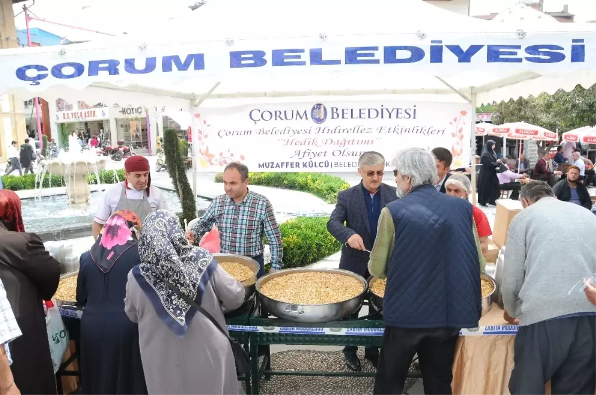 Çorum\'da Belediye Hıdırellez Hediği Dağıttı