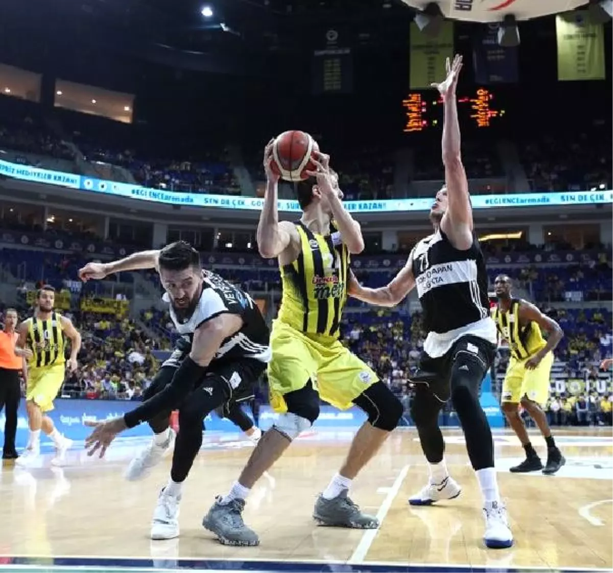 Fenerbahçe: 93 - Beşiktaş Sompo Japan: 76