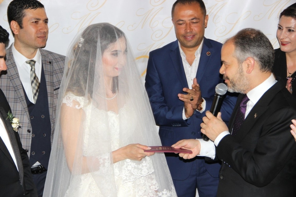 Gençlik ve Spor Bakanı Kılıç Nikah Şahidi Oldu