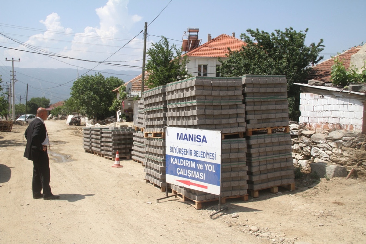 Güneydamları Mahallesine Parke Taşı