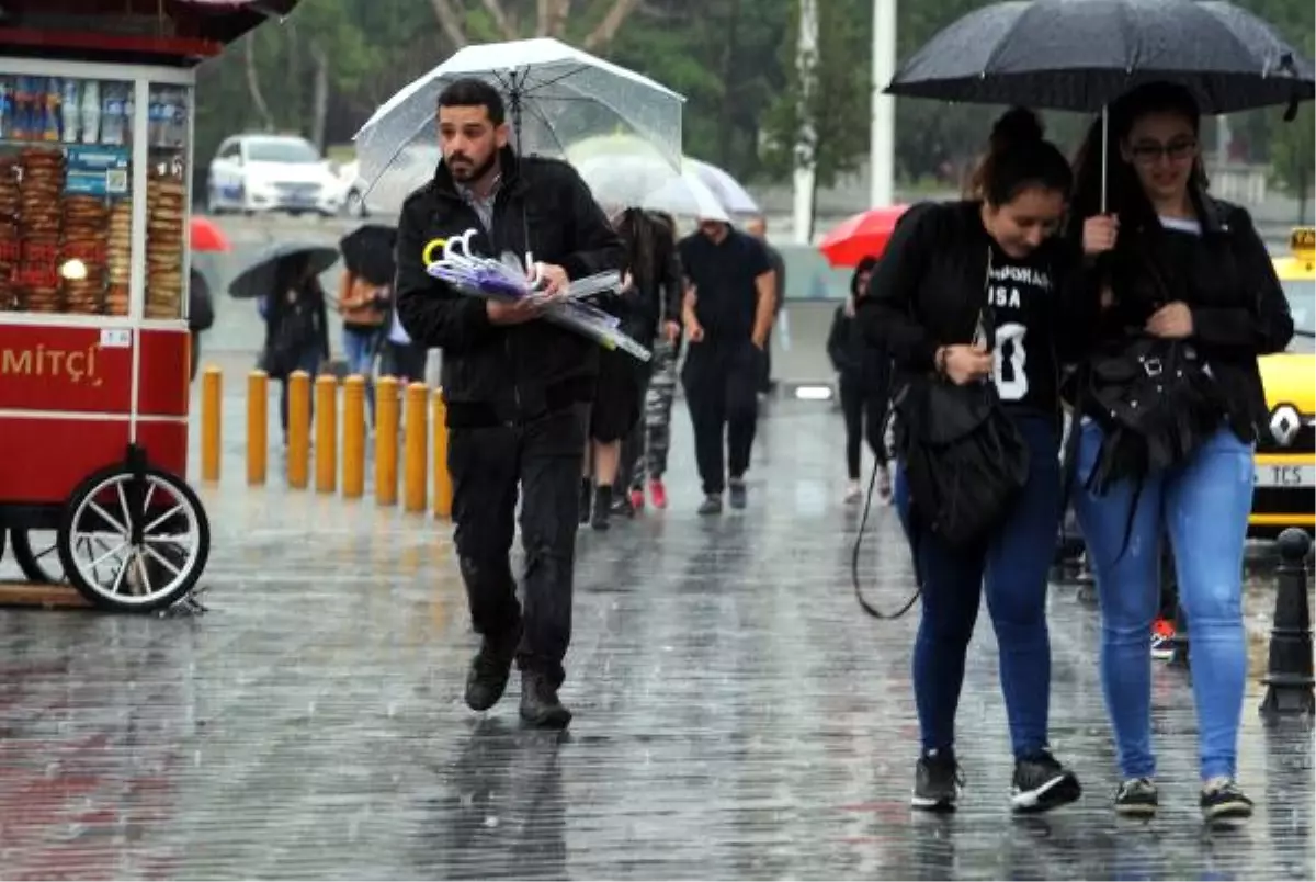 İstanbul\'da Bahar Yağmuru Etkili Oluyor