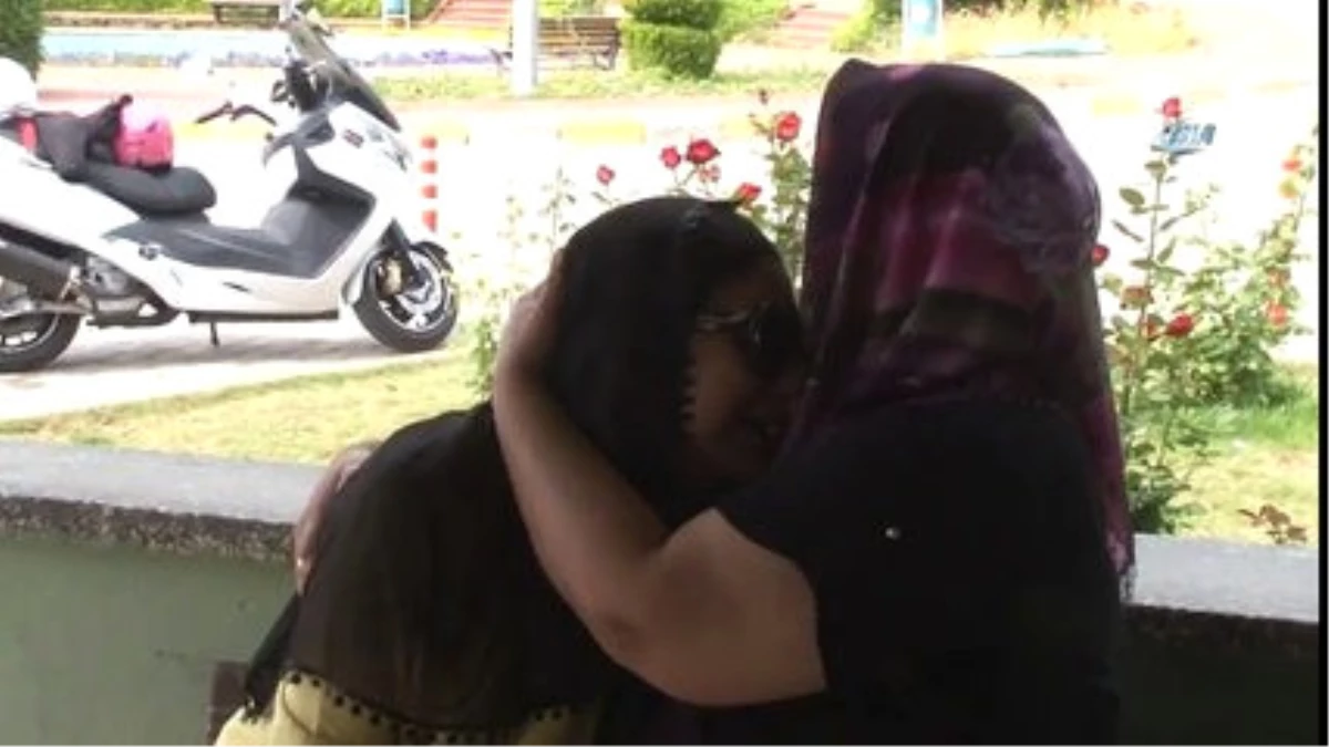 Katliamcının Cenazesini Ailesinin Karşı Çıktığı Sevgilisi Teslim Aldı