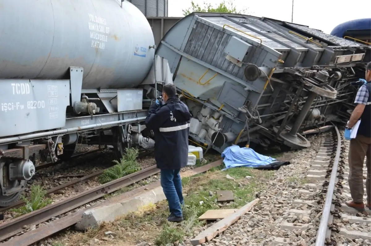 Kırıkkale\'de Tren Vagonu Devrildi: 1 Ölü