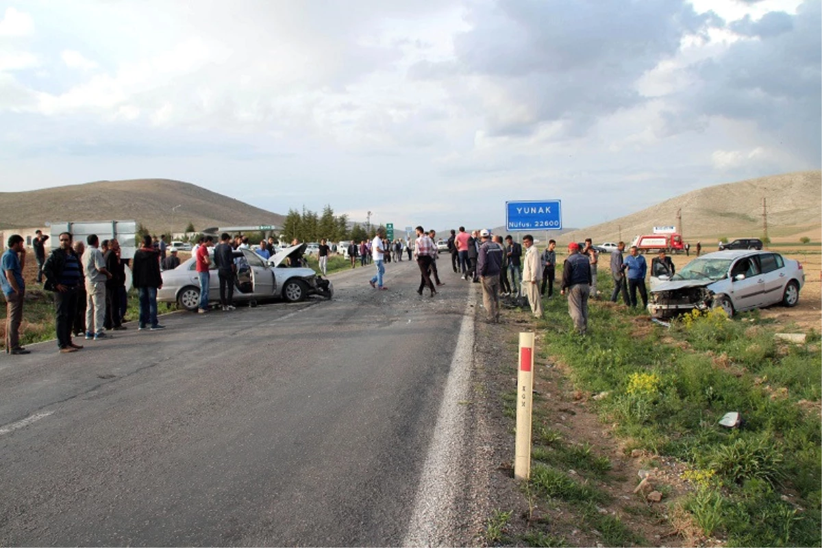 Konya\'da Trafik Kazası: 10 Yaralı
