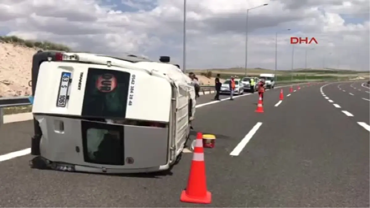 Konya Tarım Işçilerini Taşıyan Minibüs Devrildi 10 Yaralı