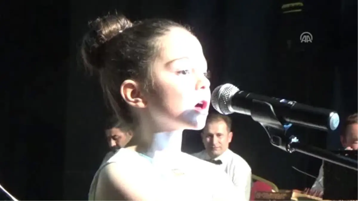 Müzikle Hayalleri Gerçekleşen Minikler Sahne Aldı