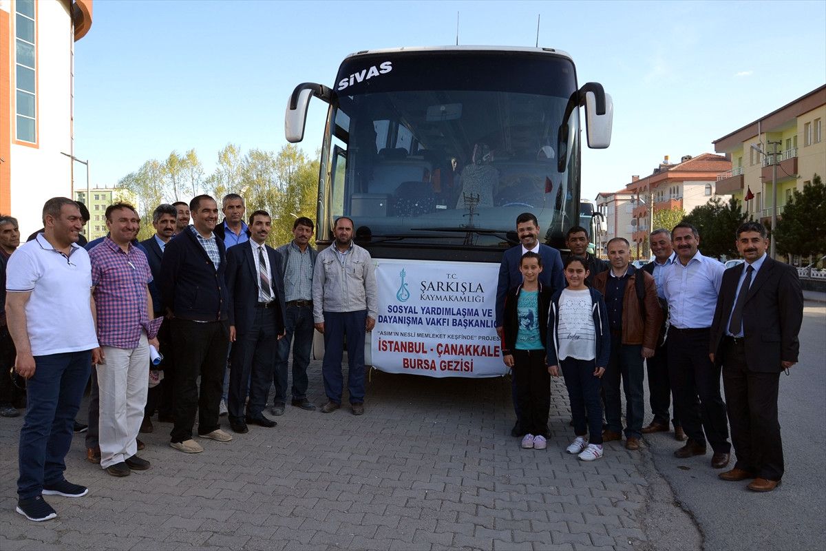 Şarkışla\'da Başarılı Öğrenciler Geziyle Ödüllendirildi