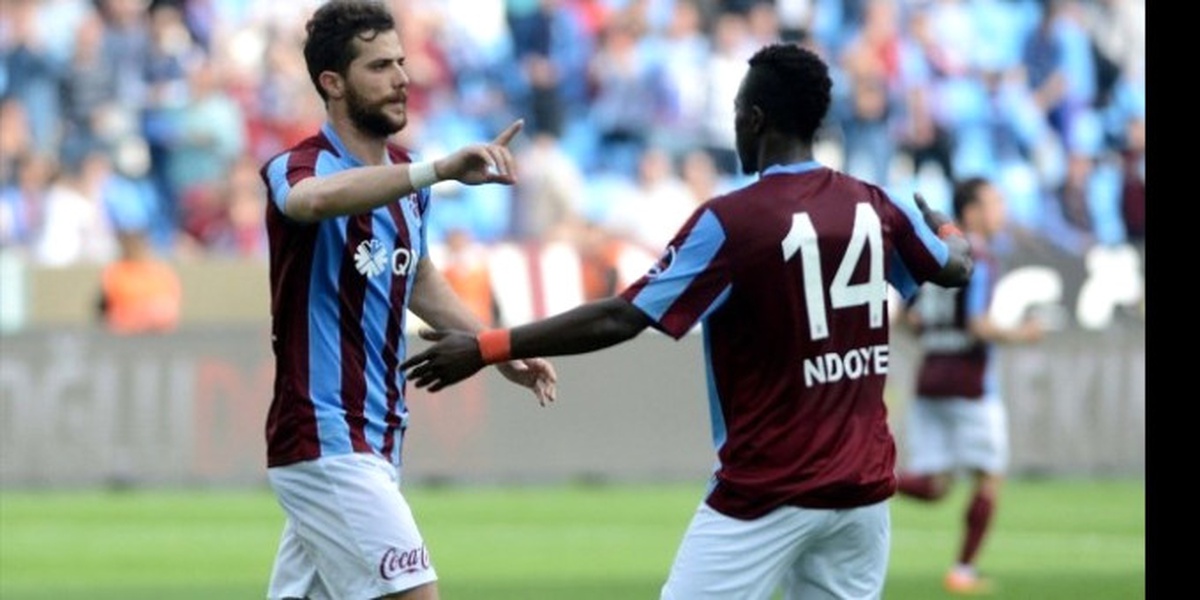 Trabzonsporlu Futbolcuya Şok!
