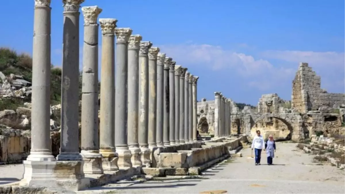 Türkiye\'nin İkinci Zeugması: Perge Mozaikleri