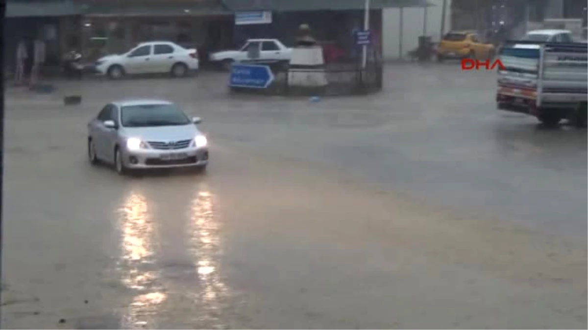 Adıyaman Sincik\'te Sağanak ve Dolu Etkili Oldu