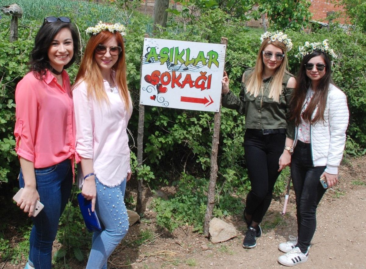 Aşıklar Sokağı\', Evlilik Programlarına Rakip