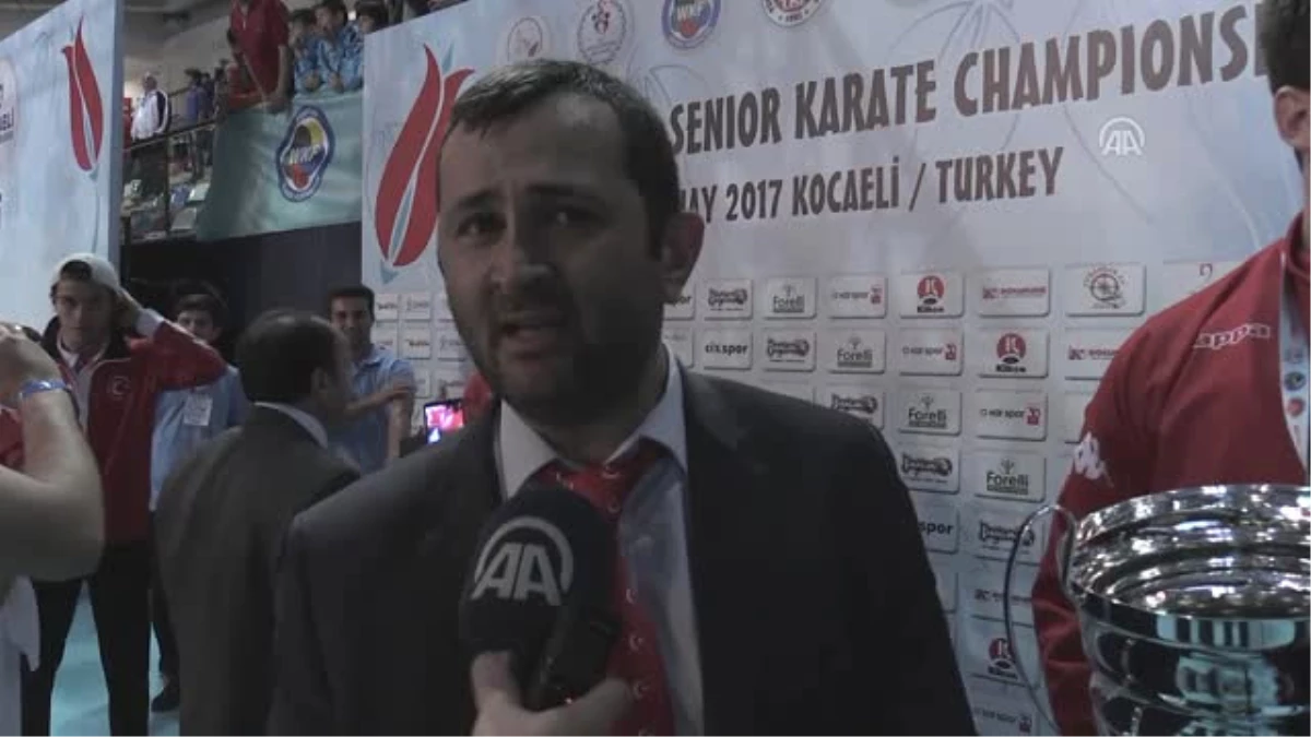 Cumhurbaşkanı Erdoğan\'dan Şampiyon Karatecilere Tebrik