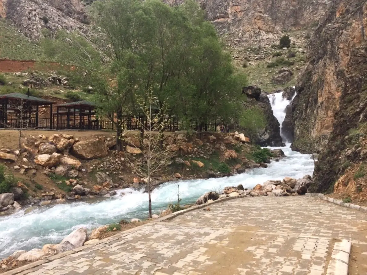 Develi de Doğa Harikası Homurlu Piknik Alanı Yaz Mevsimine Hazır