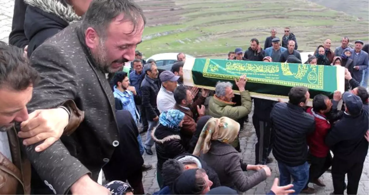 Polisle Girdiği Çatışmada Ölen Sıla Albay\'ı DHKP-C Çocuk Yaşta Ağına Düşürmüş