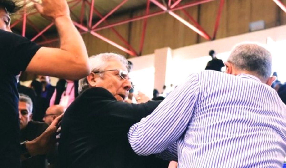 Final Maçı Öncesi Protokolde Kavga