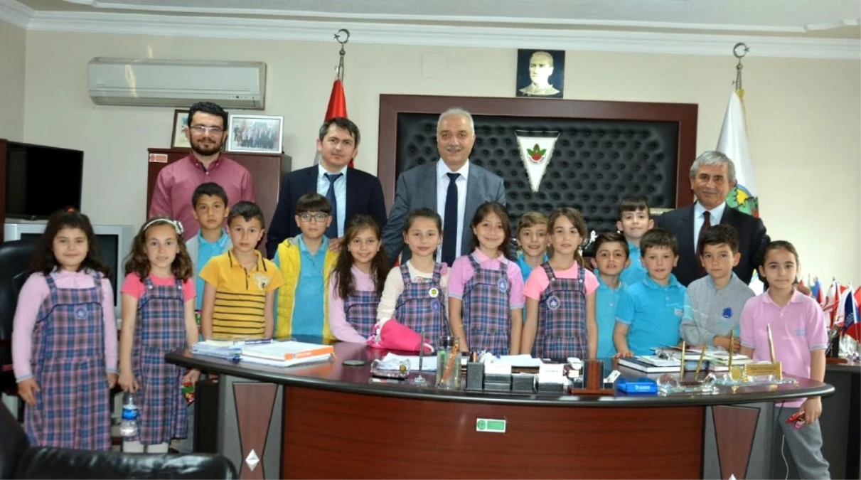 Öğrencilerden Başkan Tatlıoğlu\'na Ziyaret