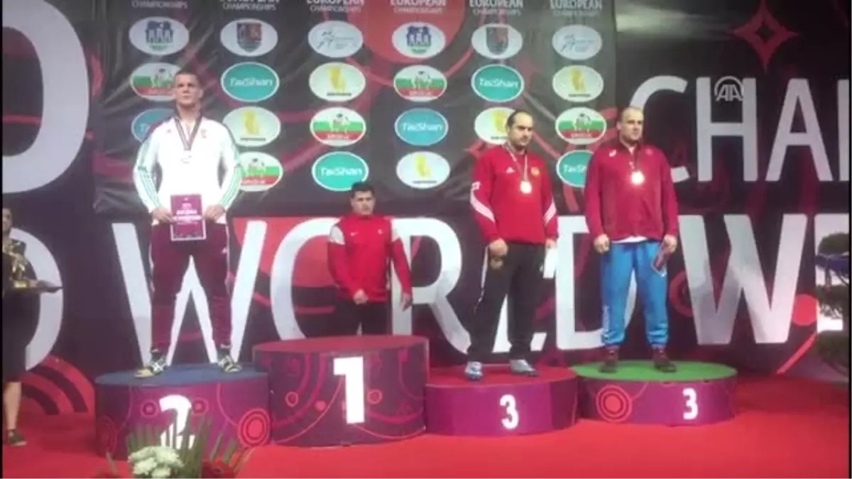 Rıza Kayaalp\'ten Altın Madalya - Novi Sad