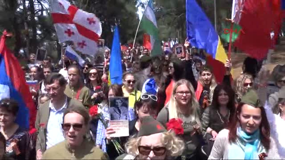 Ruslar, 9 Mayıs Zafer Bayramı\'nı Heybeliada\'da Kutladı