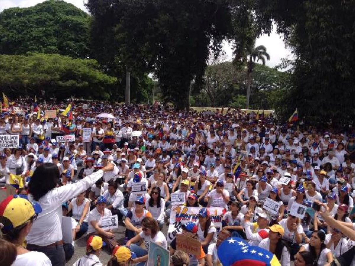 Venezuela\'da Muhalefetten Hükumetin Çağrısına Ret