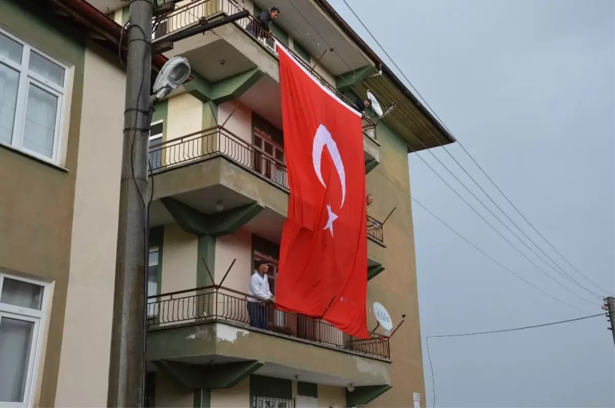 Yaralı Askerin Şehit Haberi Baba Ocağına Ulaştı