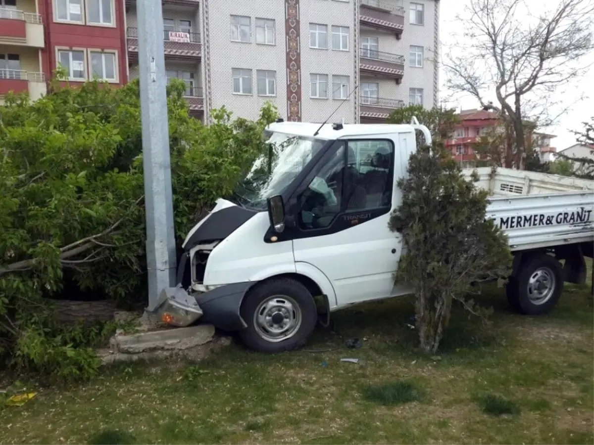 Yozgat\'ta Trafik Kazası: 2 Yaralı