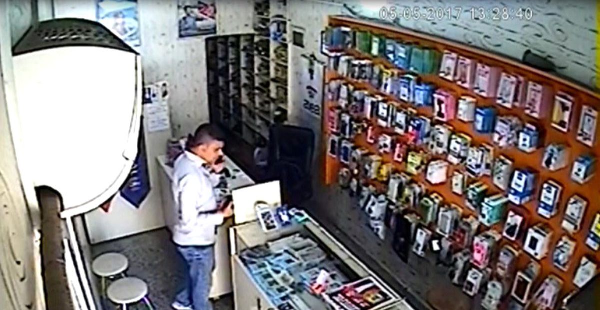 10 Dakikada 15 Bin TL\'lik Telefon Hırsızlığı