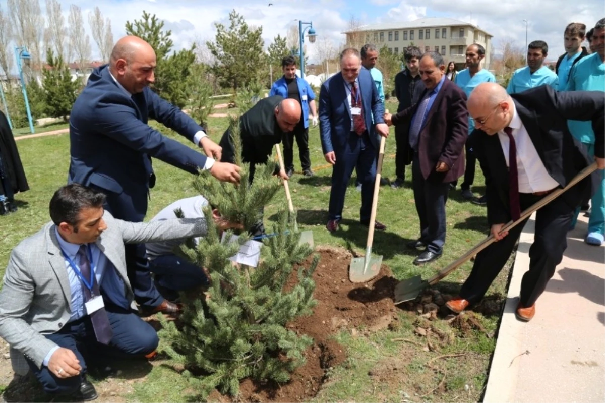 15 Temmuz Şehitleri İçin Fidanlar Dikildi