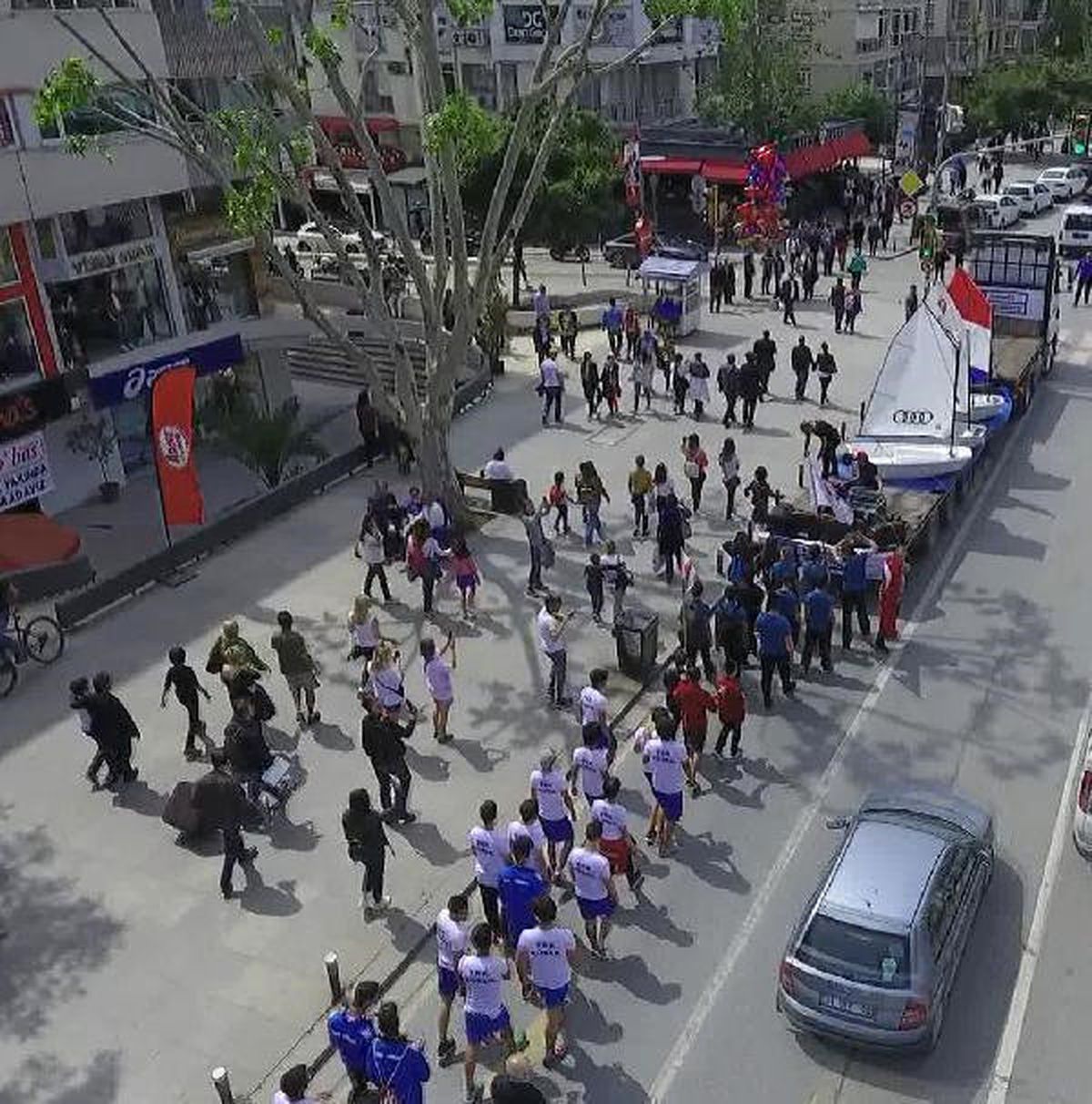 Bağdat Caddesi\'nde Tekneler Geçidi