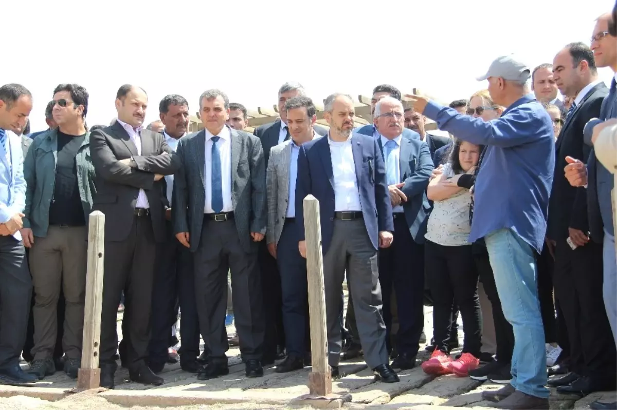 Bakan Kılıç Referandumda En Yüksek Evet Oyu Çıkan Harran\'ı Ziyaret Etti