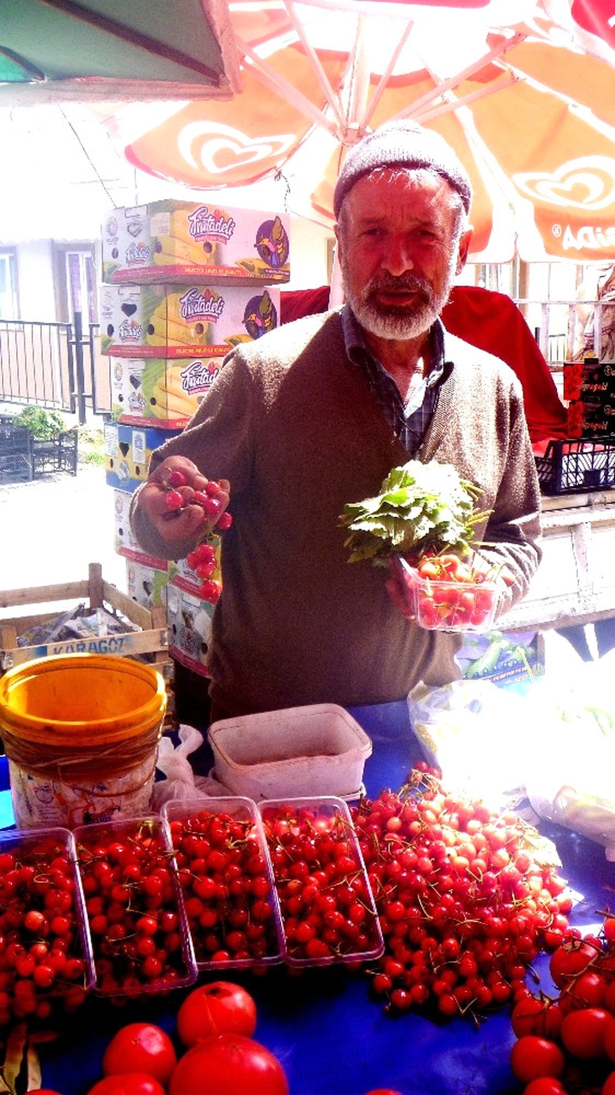 Bilecik\'in İlk Erkenci Kirazı Pazara Çıktı