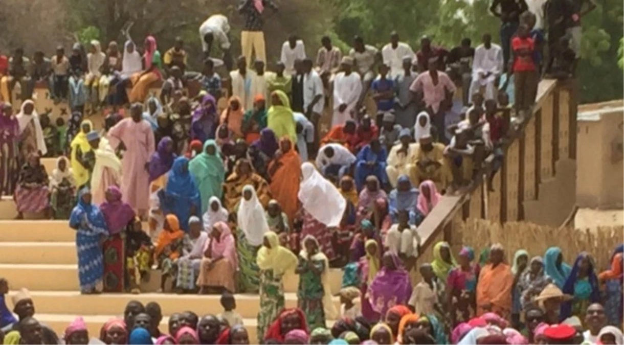 Boko Haram 82 Kız Öğrenciyi Serbest Bıraktı